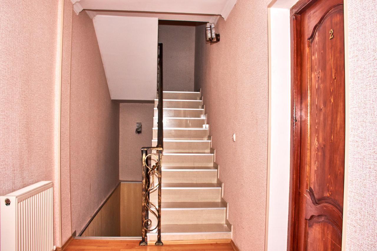 Hotel Georgia Gori Bagian luar foto