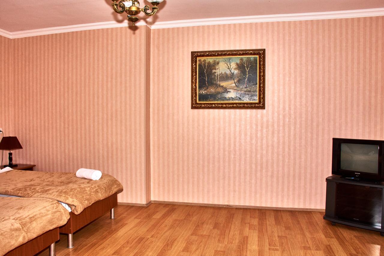 Hotel Georgia Gori Bagian luar foto